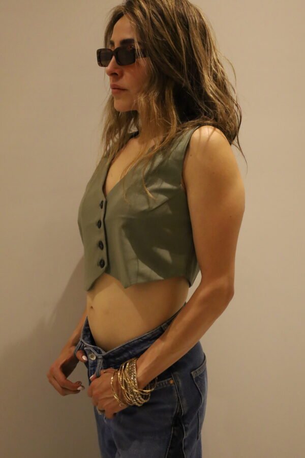 Crop-Top Vest