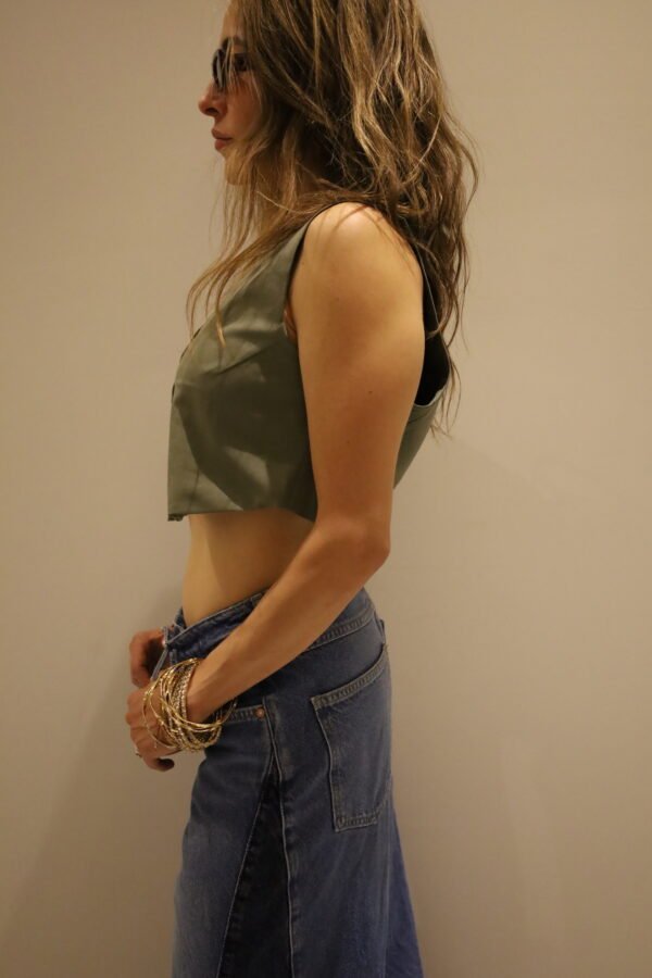 Crop-Top Vest